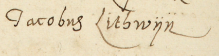 Z księgi radzieckiej Kleparza obejmującej lata 1564–1566: fragment wpisu z 1565 roku dokumentującego wybór rady urzędującej
wraz z podaniem wykazu rajców starych, z Jakubem Litwinem w składzie – zbliżenie zapisu imienia
(
Archiwum Narodowe w Krakowie, sygn. KL 26, s. 262v)