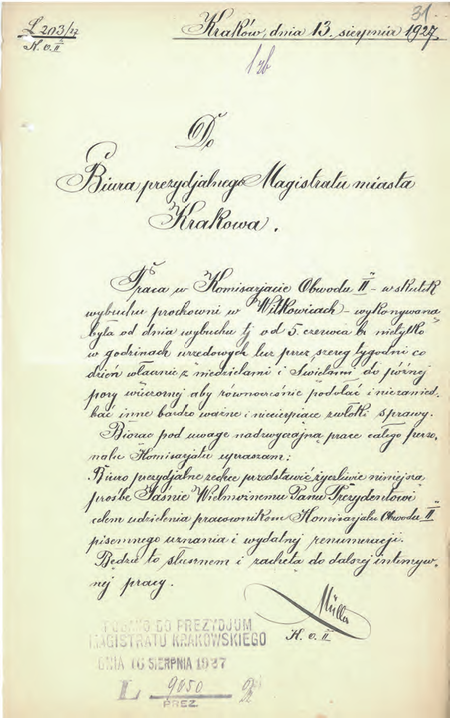 Z akt Wybuch prochowni w Witkowicach, zestawienia szkód, subwencje dla
poszkodowanych 1927–1929 wystąpienie komisarza Władysława Müllera z 1927 r. w sprawie
pisemnego uznania i finansowego wyrównania za dodatkową pracę personelu Miejskiego
Komisariatu Obwodu II w trakcie likwidacji skutków wybuchu
(Archiwum Narodowe w Krakowie, sygn. Kr 4732, s. 31)