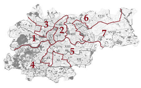 Na schematycznym planie Krakowa z zaznaczonymi dzielnicami
samorządowymi (oznaczenia cyframi rzymskimi) naniesiono
podział miasta na okręgi wyborcze ustanowione w celu przeprowadzenia
wyborów do Rady Miasta Krakowa 16 listopada
2014 roku (oznaczenia cyframi arabskimi) – patrz także
zestawienie okręgów wyborczych w tabeli poniżej.
W roku 2014 Kraków zajmował 326,85 km²
i liczył ok. 760 700 mieszkańców.
Według danych Miejskiej Komisji Wyborczej uprawnionych
do głosowania było wówczas 586 213 mieszkańców miasta, w wyborach
wzięło udział 245 791 osób, co stanowiło 41,93% uprawnionych
(frekwencja wyborcza w skali kraju wyniosła 47,40%).