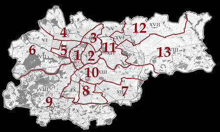Na schematycznym planie Krakowa z zaznaczonymi dzielnicami
samorządowymi (oznaczenia cyframi rzymskimi) naniesiono
podział miasta na okręgi wyborcze ustanowione w celu przeprowadzenia
wyborów do Rady Miasta Krakowa
19 czerwca 1994 roku (oznaczenia cyframi arabskimi) –
patrz także zestawienie okręgów wyborczych w tabeli poniżej.
W roku 1994 Kraków zajmował 326,8 km²
i liczył 746 008 mieszkańców.
Według danych Wojewódzkiego Komisarza Wyborczego
uprawnionych do głosowania było wówczas 551 646 mieszkańców
miasta, w wyborach wzięło udział 162 753 osób, co stanowiło
29,50% uprawnionych (frekwencja wyborcza
w skali kraju wyniosła 33,78%).