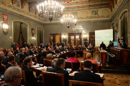 Posiedzenie inauguracyjne VII kadencji Rady Miasta Krakowa 3 grudnia 2014 roku –
obrady otwierał i do wyboru przewodniczącego Rady prowadził radny senior Tadeusz TRZMIEL (nr 5829).