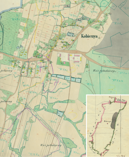 Centrum Kobierzyna na mapie katastralnej sporządzonej dla gminy katastralnej Kobierzyn w 1848 roku oraz pochodzący z 1843 roku
plan sytuacyjny z wyrysowanymi granicami gminy Kobierzyn oraz lokalizacją gmin sąsiadujących
(Archiwum Narodowe w Krakowie, sygn. K. Krak. 229 IV, V; sygn. K. Krak. op. 60, pl. 1)