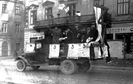 Wybory do Rady Miejskiej w Krakowie 18 grudnia 1938 roku – przedwyborcza akcja agitacyjna na rzecz
listy wyborczej nr 3 Polskiego Bloku Katolickiego i Chrześcijańsko-Narodowego Frontu Samorządowego
(z listy tej uzyskano 23 mandaty w 72-osobowej Radzie).