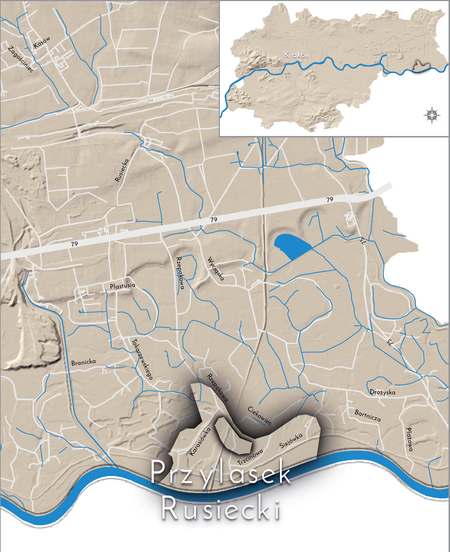 Orientacyjna lokalizacja dawnej wsi Przylasek Rusiecki w obecnych granicach Krakowa – na planie miasta
oznaczono jej położenie w kształcie wyznaczonym granicami jednostki katastralnej, jaką stanowiła, ze wskazaniem
najstarszego, historycznego centrum Przylasku Rusieckiego w rejonie dzisiejszych ulic Ubeliny, Ciekowiec i Siejówka