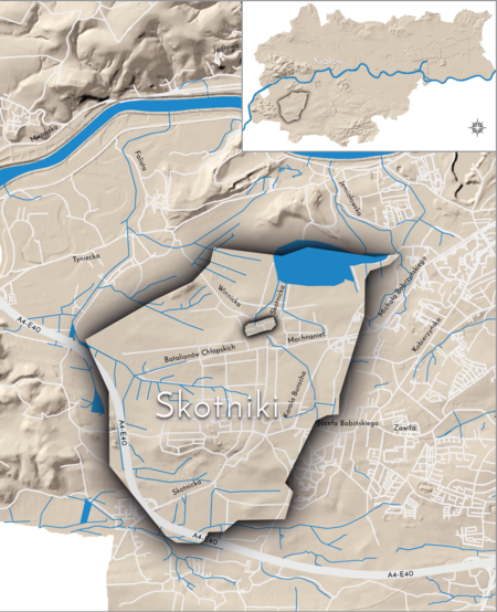 Orientacyjna lokalizacja dawnej wsi Skotniki w obecnych granicach Krakowa – na planie miasta oznaczono jej położenie
w kształcie wyznaczonym granicami jednostki katastralnej, jaką stanowiła, ze wskazaniem najstarszego, historycznego
centrum Skotnik w rejonie dzisiejszej ulicy Skotnickiej