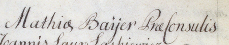 Z urzędowego spisu rajców obejmującego lata 1363–1802 strony 120–121 z wpisem z 12 września 1792 roku
zawierającym listę rajców wybranych do nowej rady miasta po konfederacji targowickiej i anulowaniu uchwał
Sejmu Czteroletniego, z burmistrzem Maciejem Baierem na czele – oraz powiększenie zapisu imienia i funkcji burmistrza
(Archiwum Państwowe w Krakowie, sygn. rkps 1477, s. 120–121)